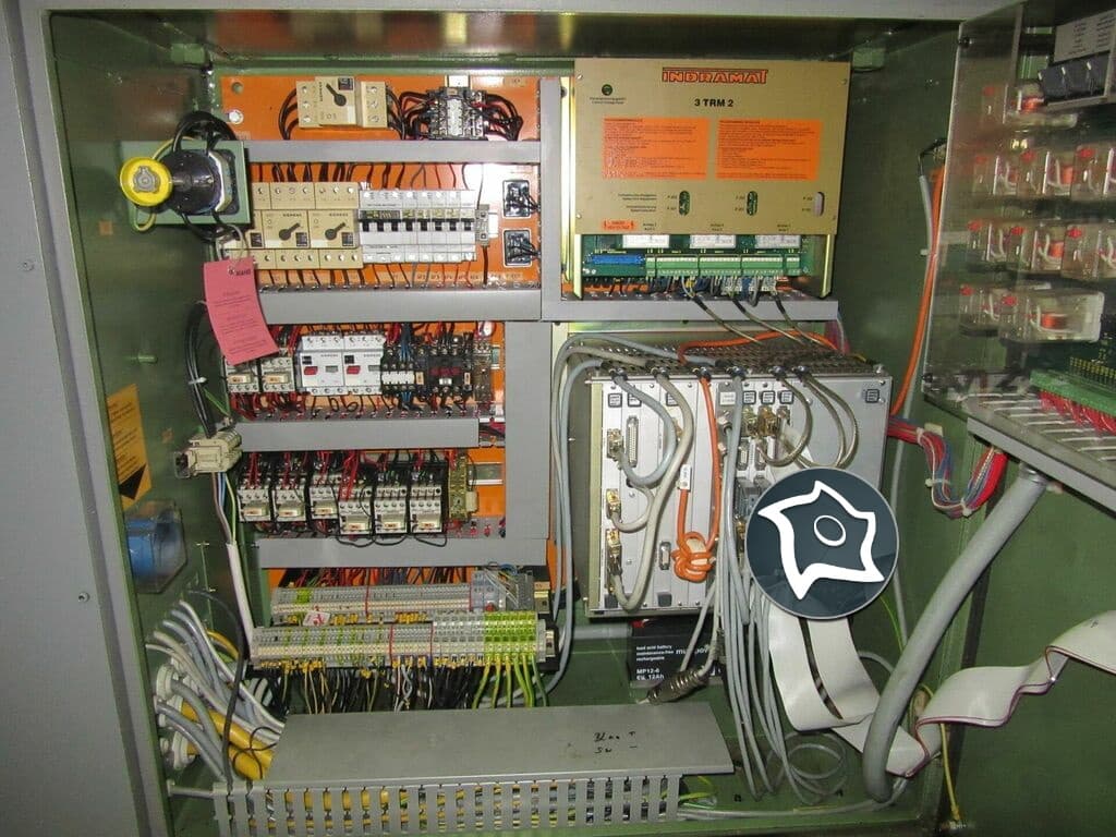 Универсально-фрезерный станок с ЧПУ MAHO MH 400 E-ID16144