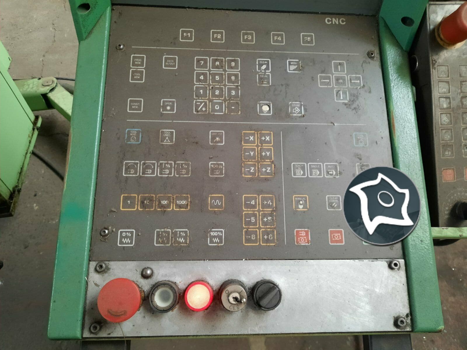 Универсально-фрезерный станок с ЧПУ MAHO MH 600 E-ID15633