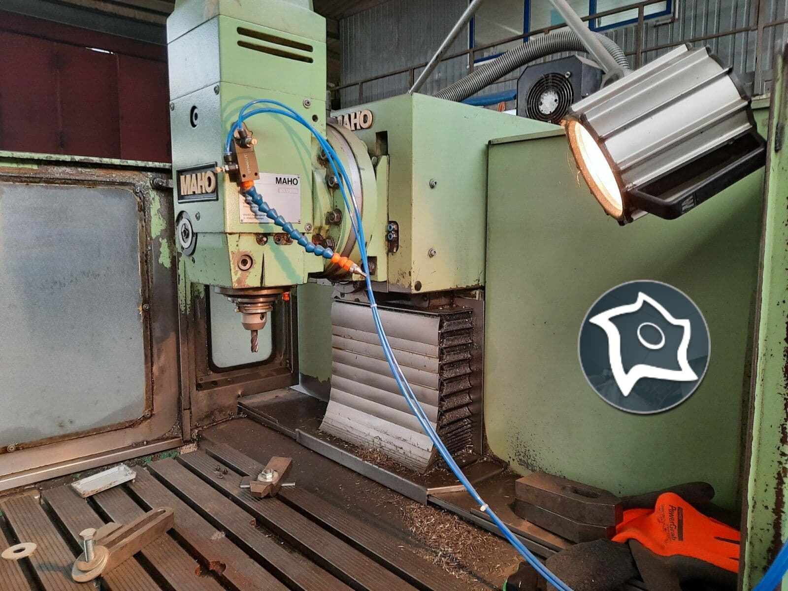 Универсально-фрезерный станок с ЧПУ MAHO MH 600 E-ID15633