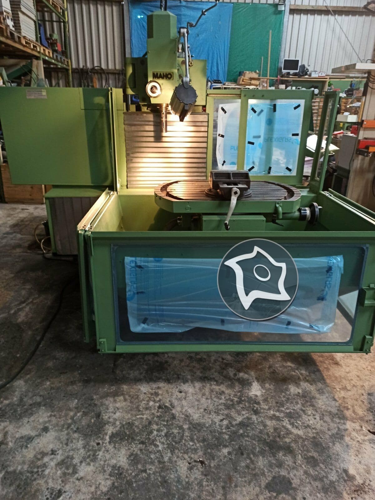 Универсально-фрезерный станок с ЧПУ MAHO MH 800-ID15340