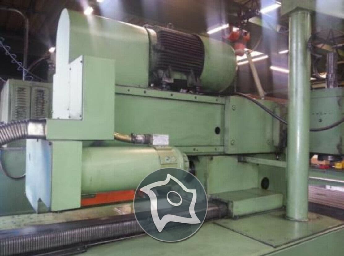 Универсально-фрезерный станок с ЧПУ MAHO MH-C 900-ID15345