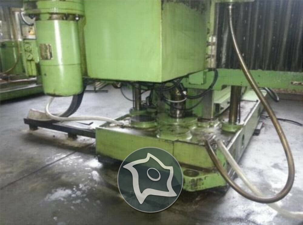 Универсально-фрезерный станок с ЧПУ MAHO MH-C 900-ID15345