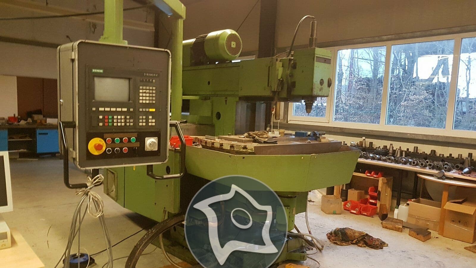 Универсально-фрезерный станок с ЧПУ MAHO MH-C 900-ID15345