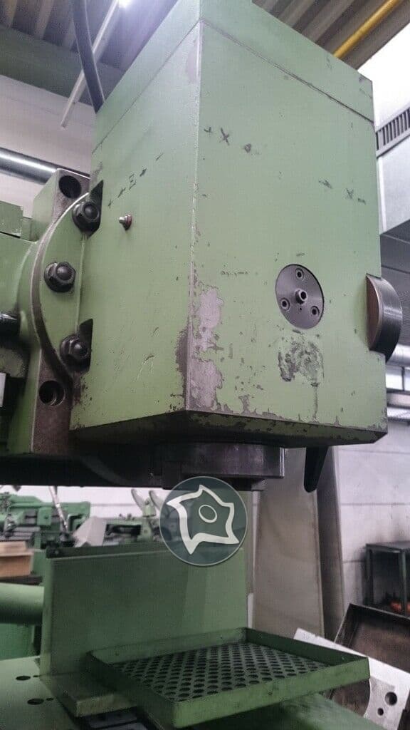 Универсально-фрезерный станок с ЧПУ MAHO MH-C 900-ID15345