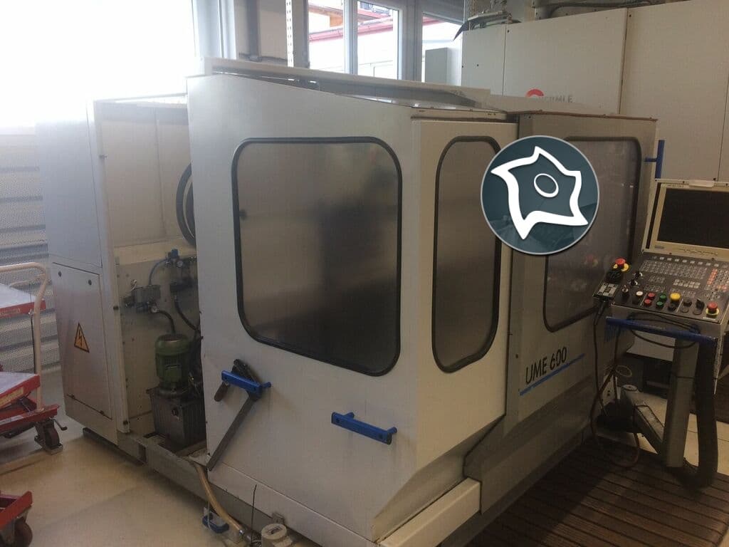 Универсально-фрезерный станок с ЧПУ Mikron UME 600-ID15301