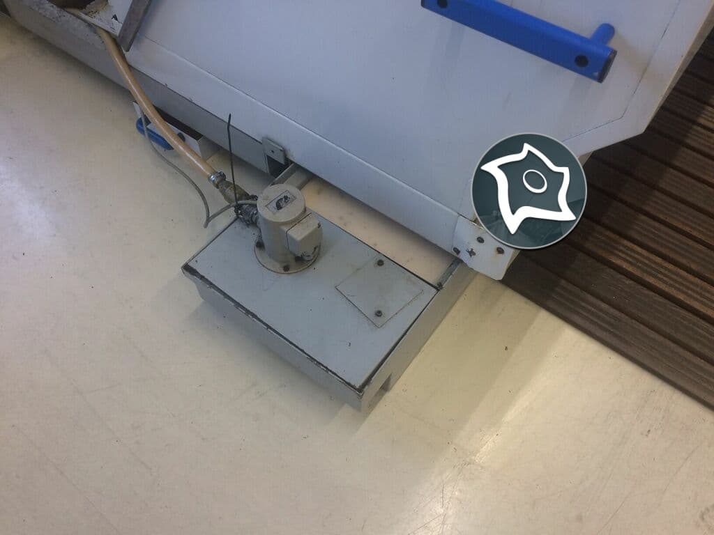 Универсально-фрезерный станок с ЧПУ Mikron UME 600-ID15301