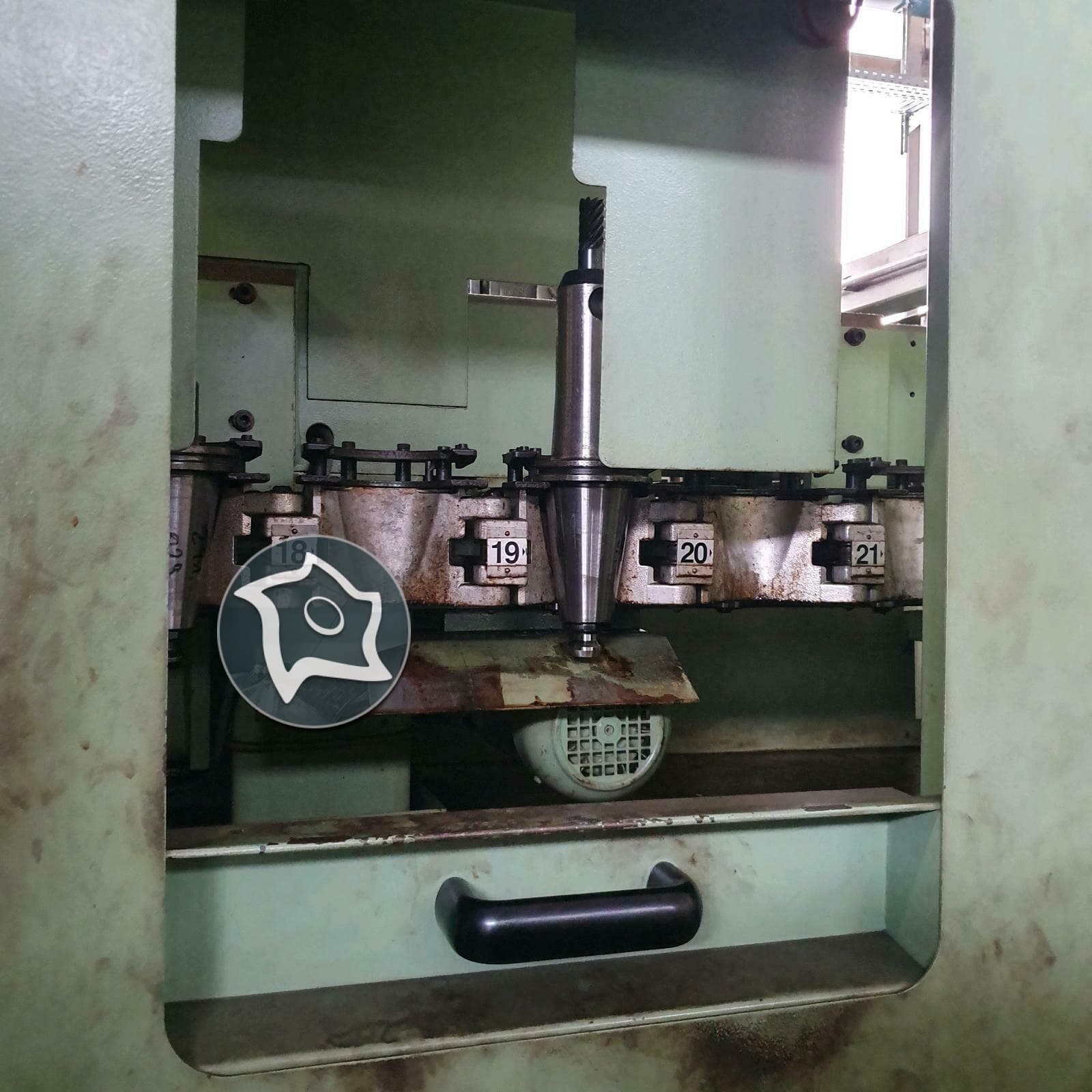 Универсальный фрезерный станок с ЧПУ MAHO MH 1600 S-ID13948