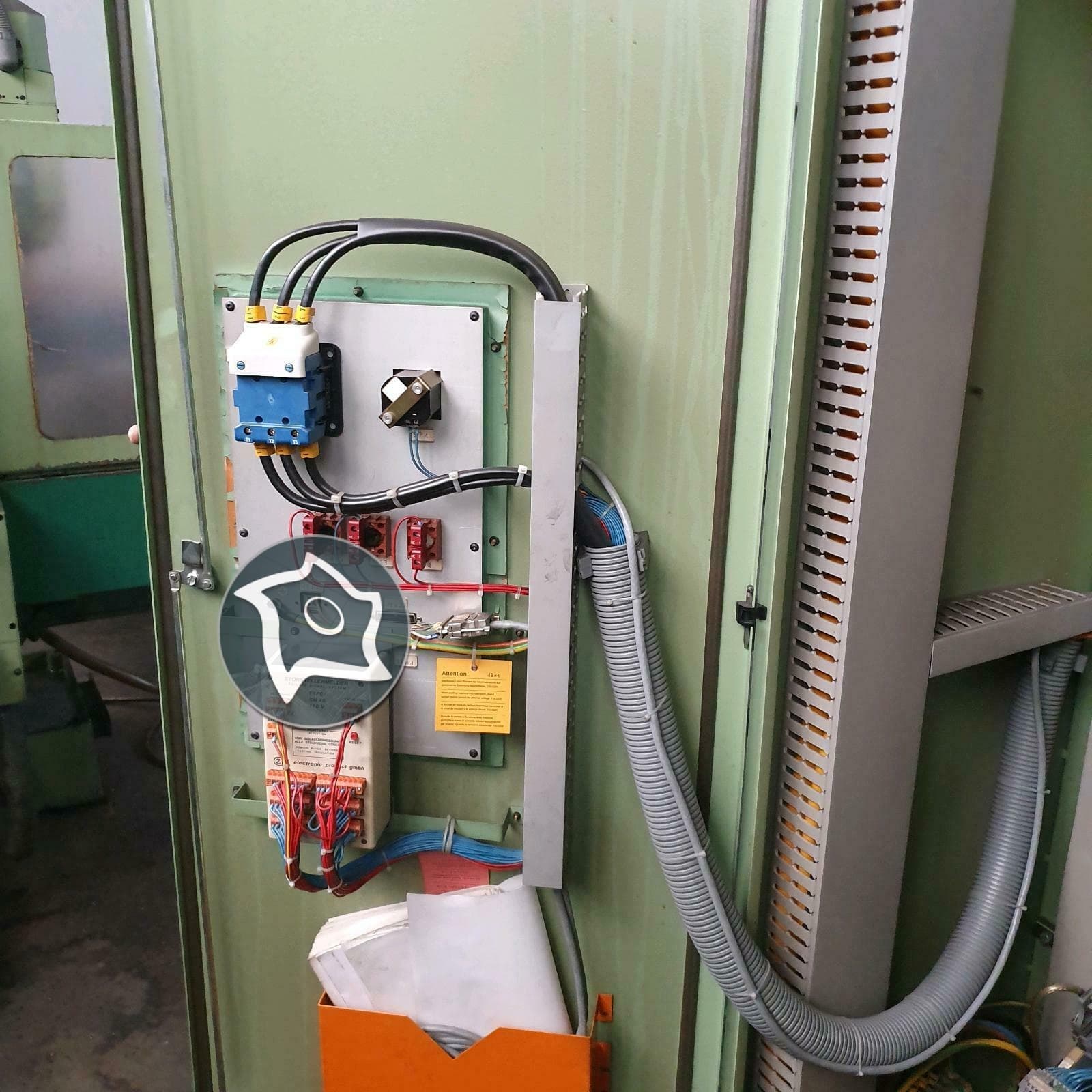 Универсальный фрезерный станок с ЧПУ MAHO MH 1600 S-ID13948