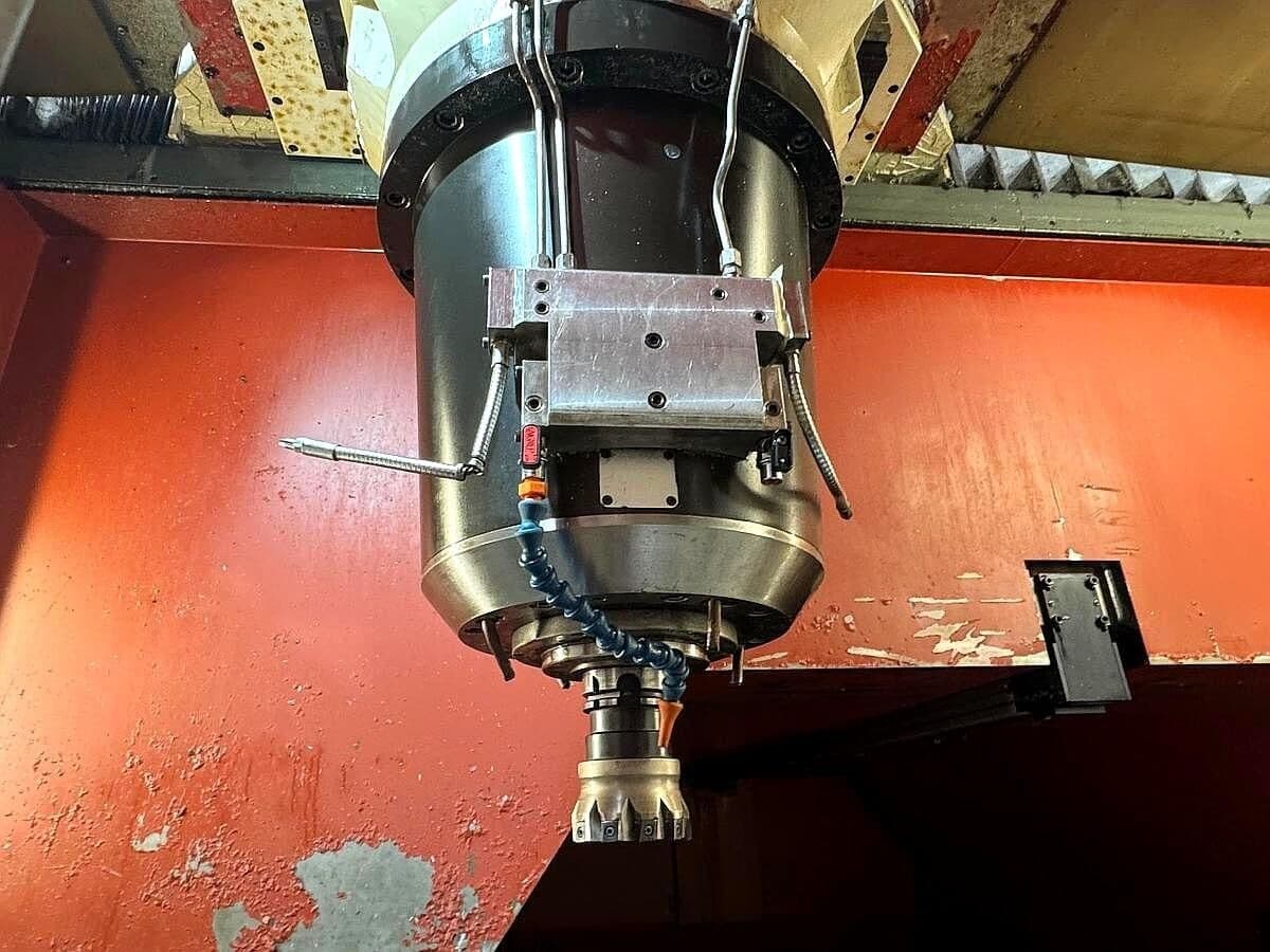 Универсальный обрабатывающий центр FPT Industrie DINO DV28T2208-ID17714