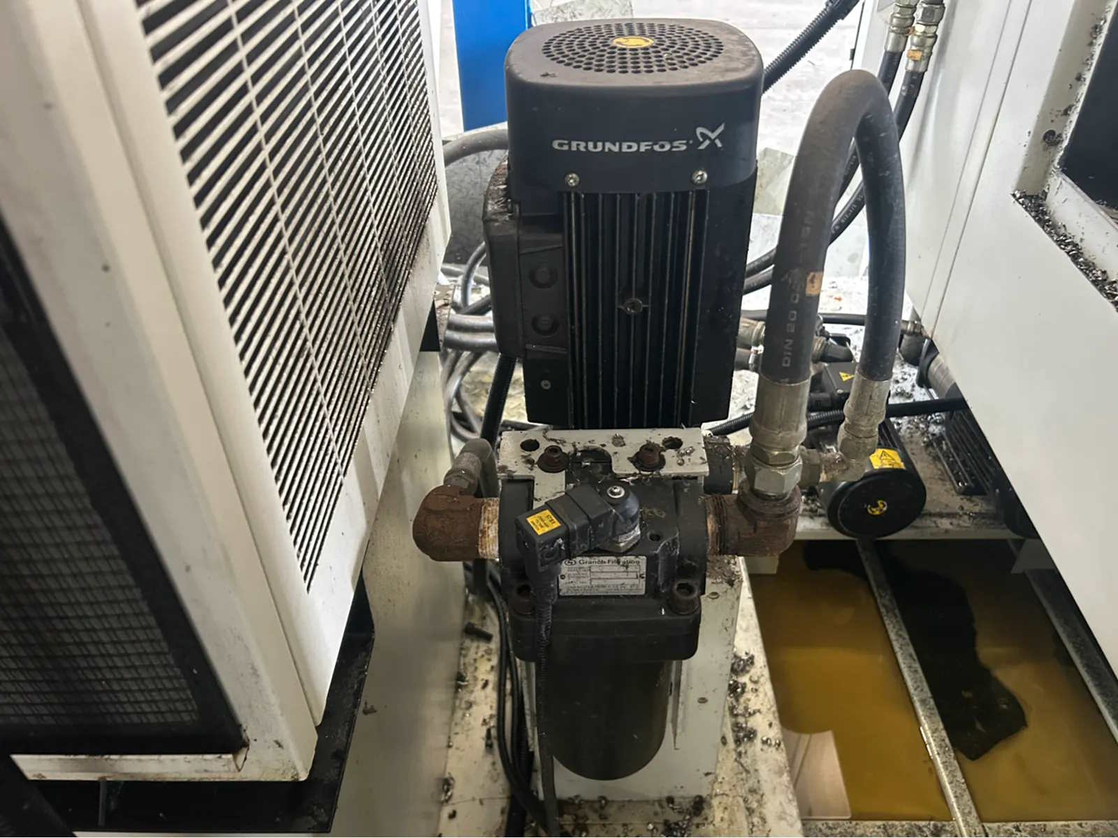 Универсальный обрабатывающий центр с ЧПУ Bridgeport XR1270e-ID17602