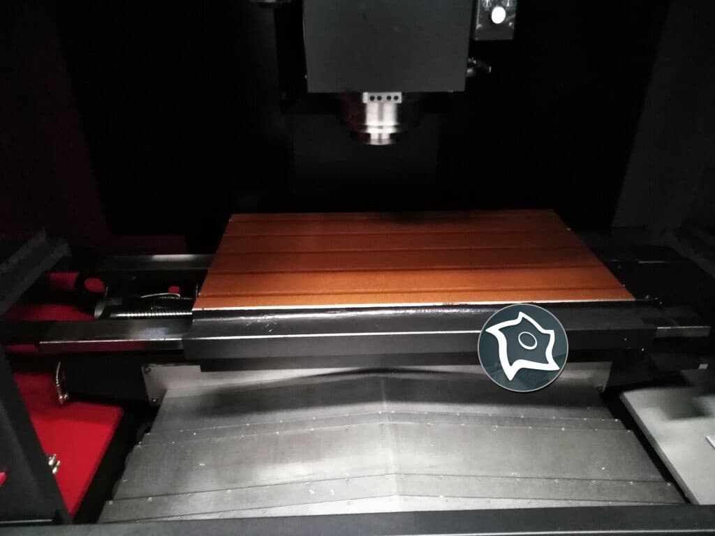 Вертикально-фрезерный обрабатывающий центр с ЧПУ OKK VM 5 II-ID13212