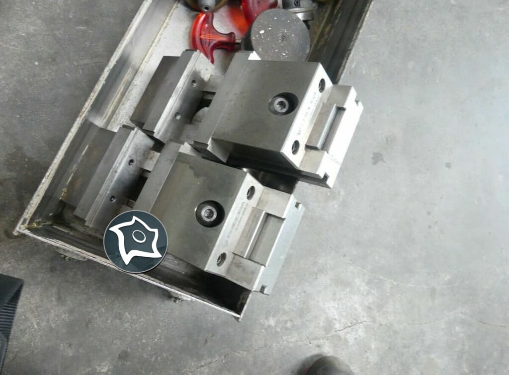 Вертикально-фрезерный станок с ЧПУ BROTHER TC 211-ID13231