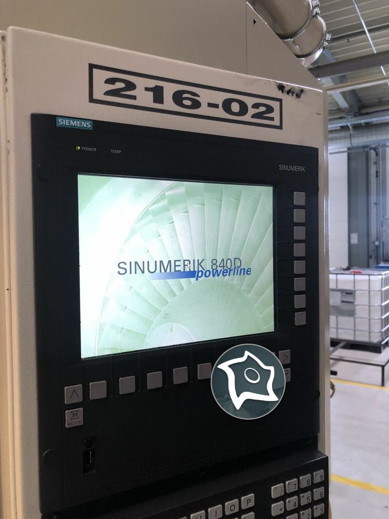 Вертикально-фрезерный станок с ЧПУ CHIRON DZ 18 W-ID15697