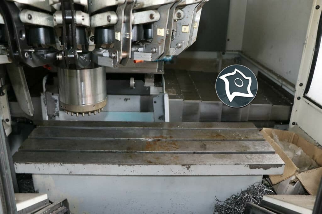 Вертикально-фрезерный станок с ЧПУ CHIRON FZ 12 S MAGNUM-ID15117