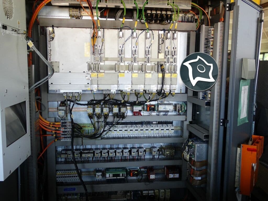 Вертикально-фрезерный станок с ЧПУ CHIRON FZ 15 W-ID15642