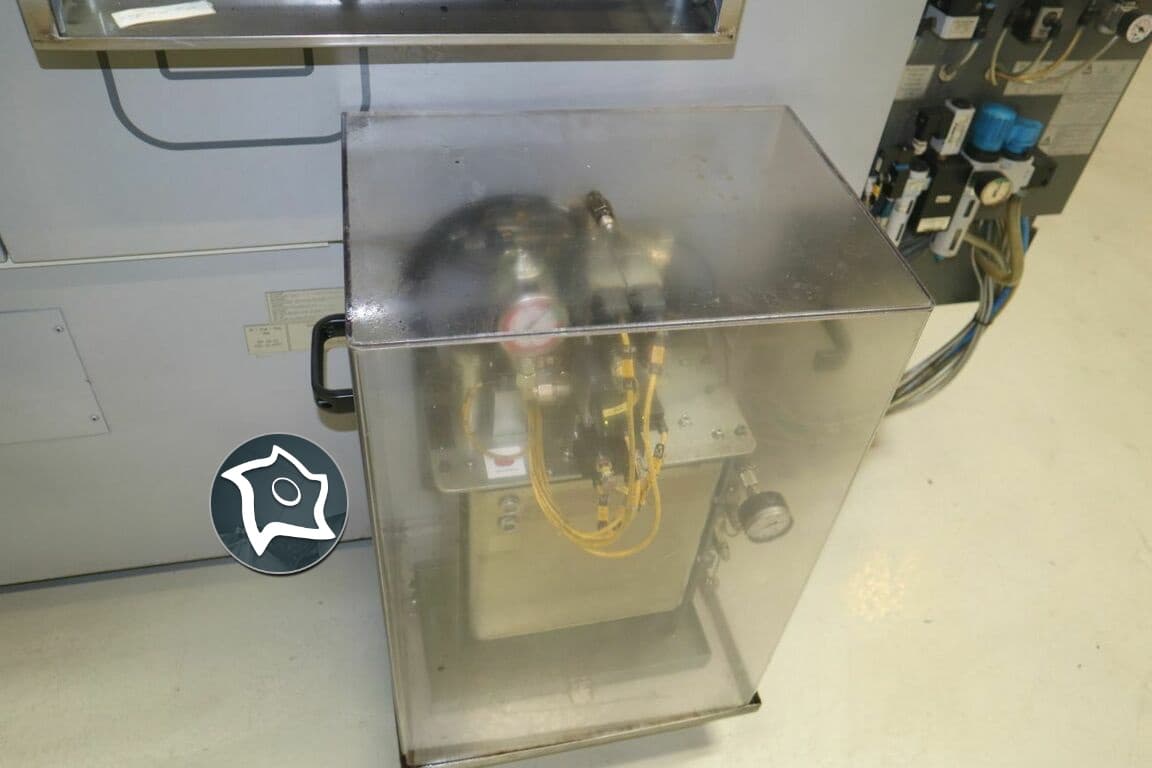 Вертикально-фрезерный станок с ЧПУ Chiron FZ 15 W-ID15826