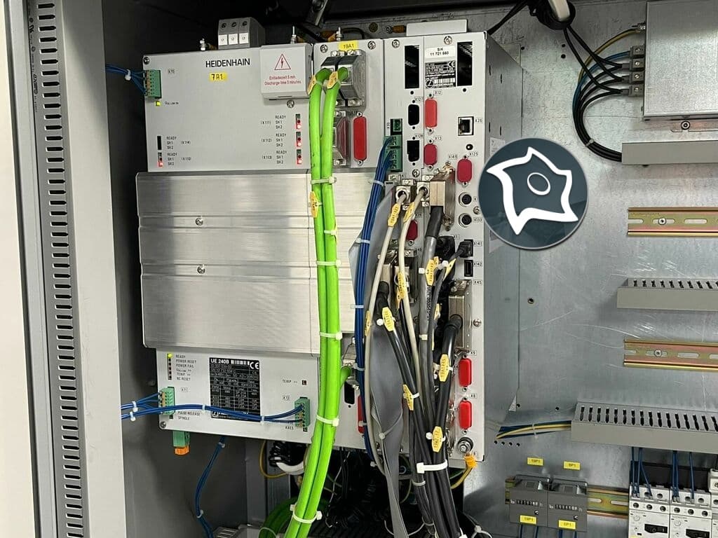 Вертикально-фрезерный станок с ЧПУ DMG DECKEL MAHO DMU 50 T-ID15443