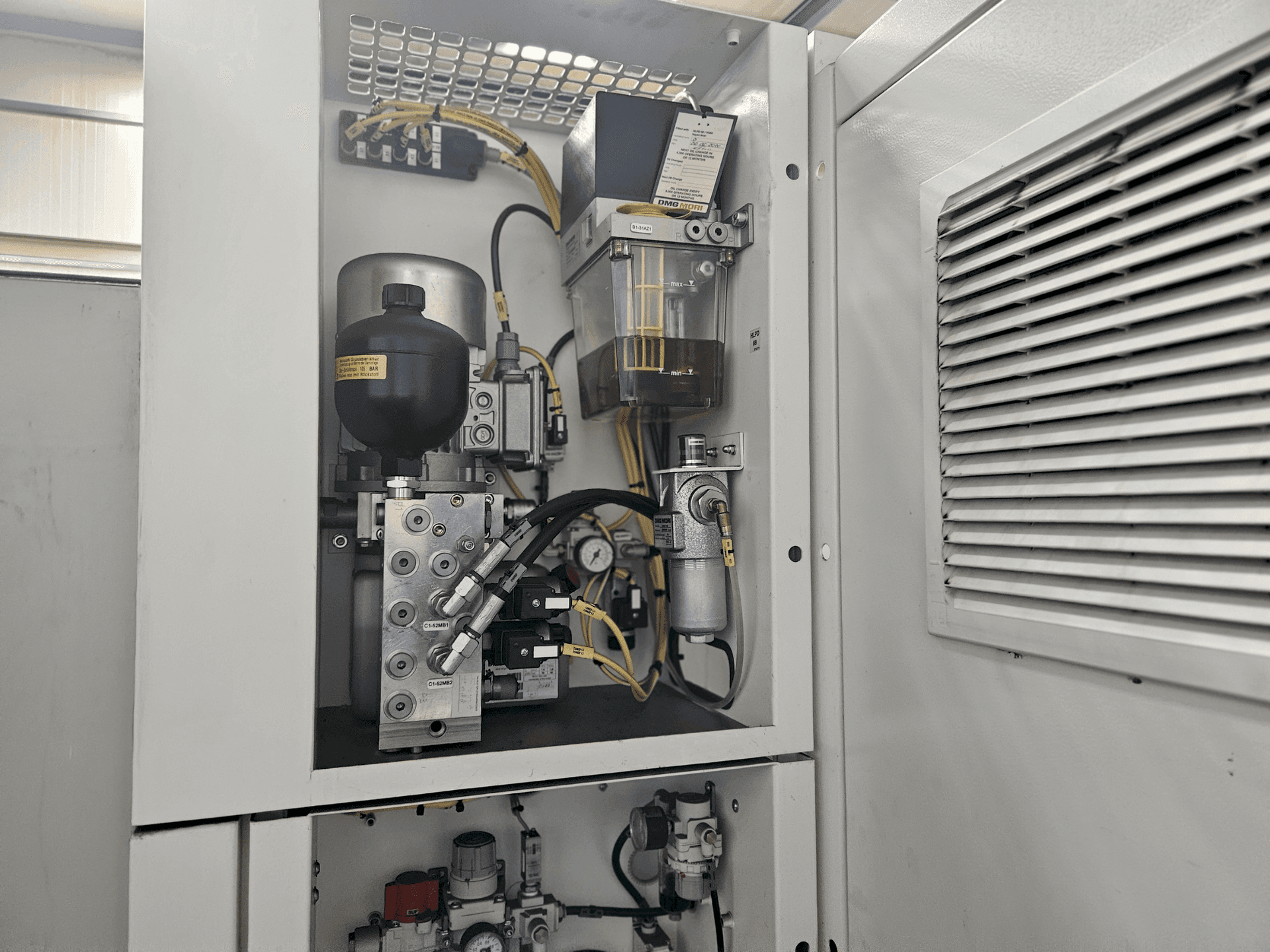 Вертикально-фрезерный станок с ЧПУ DMG MORI CMX 1100 V-ID17040