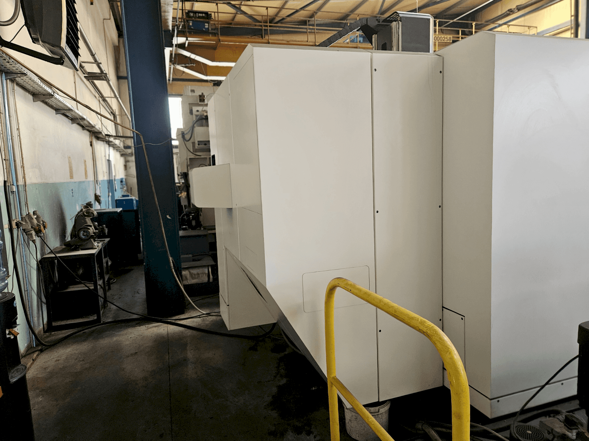 Вертикально-фрезерный станок с ЧПУ DMG MORI CMX 1100 V-ID17040