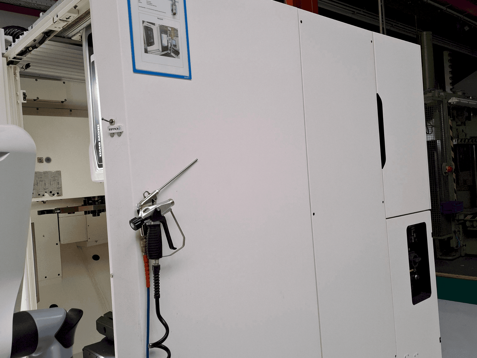 Вертикально-фрезерный станок с ЧПУ DMG MORI CMX 50 U-ID17041