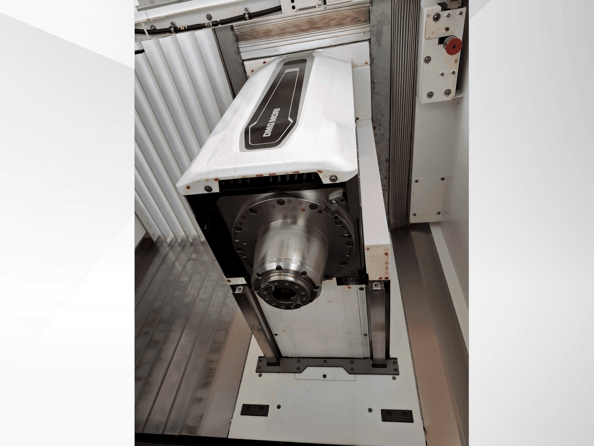 Вертикально-фрезерный станок с ЧПУ DMG MORI CMX 50 U-ID17041