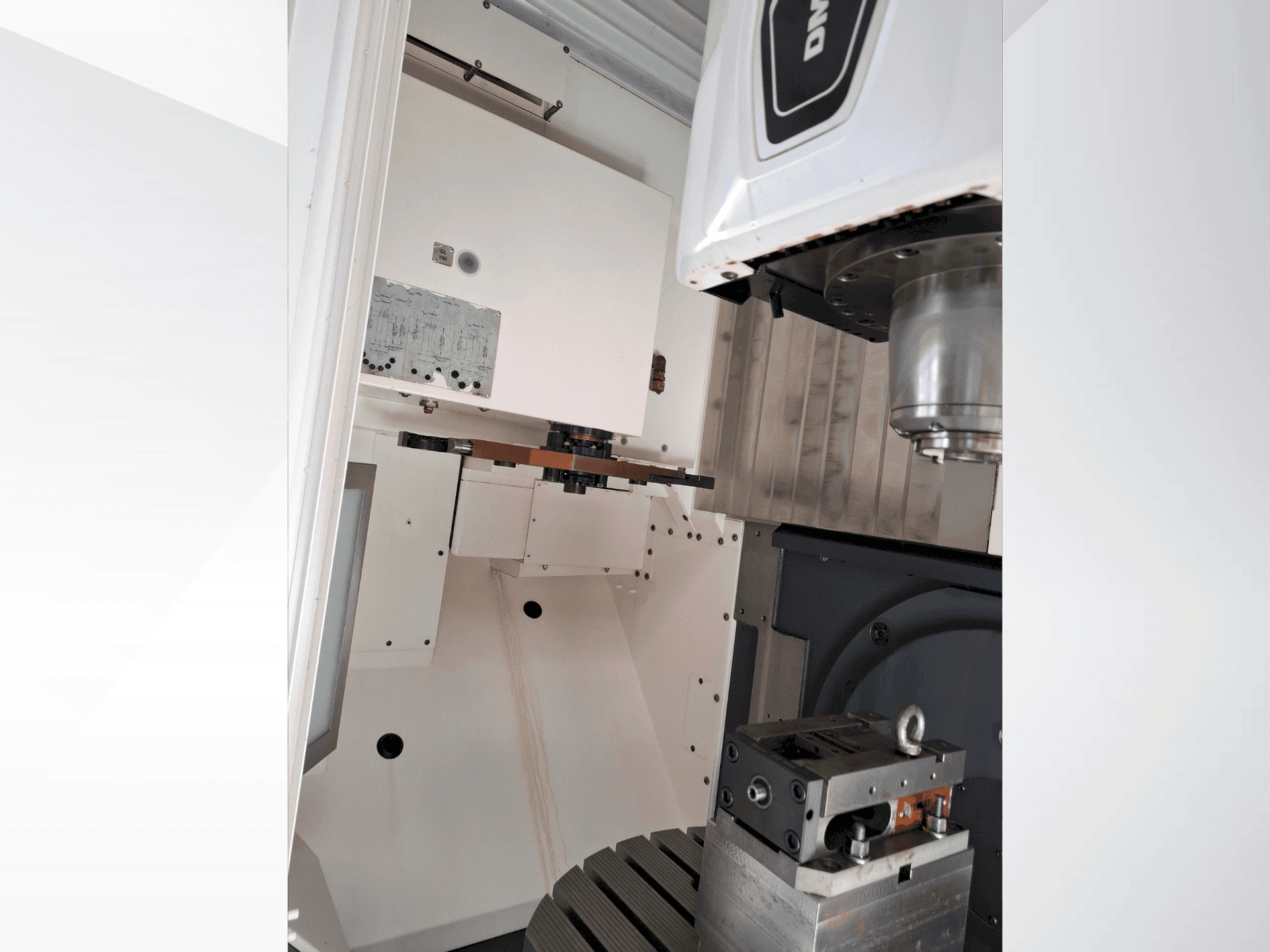 Вертикально-фрезерный станок с ЧПУ DMG MORI CMX 50 U-ID17041