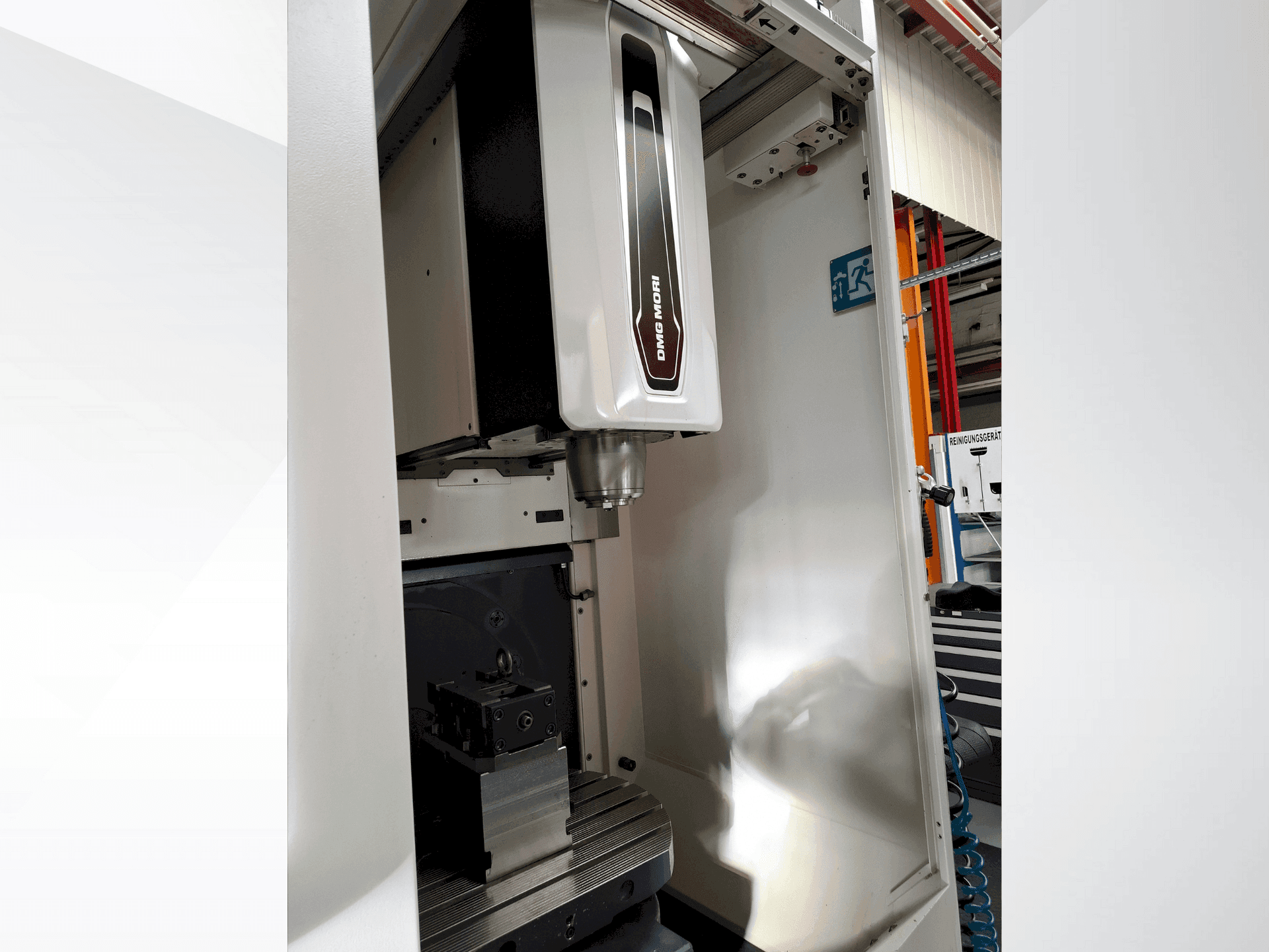 Вертикально-фрезерный станок с ЧПУ DMG MORI CMX 50 U-ID17041