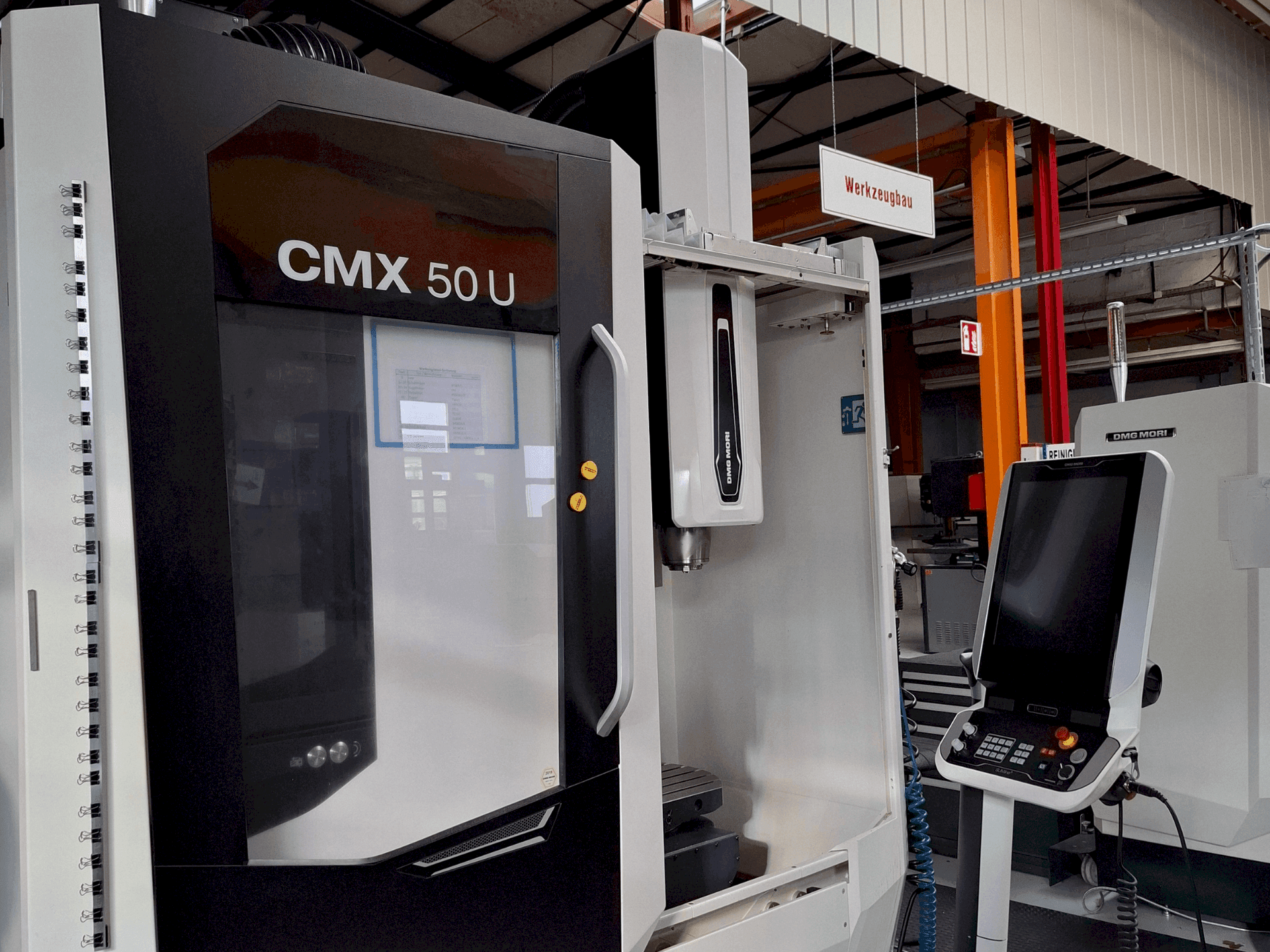 Вертикально-фрезерный станок с ЧПУ DMG MORI CMX 50 U-ID17041