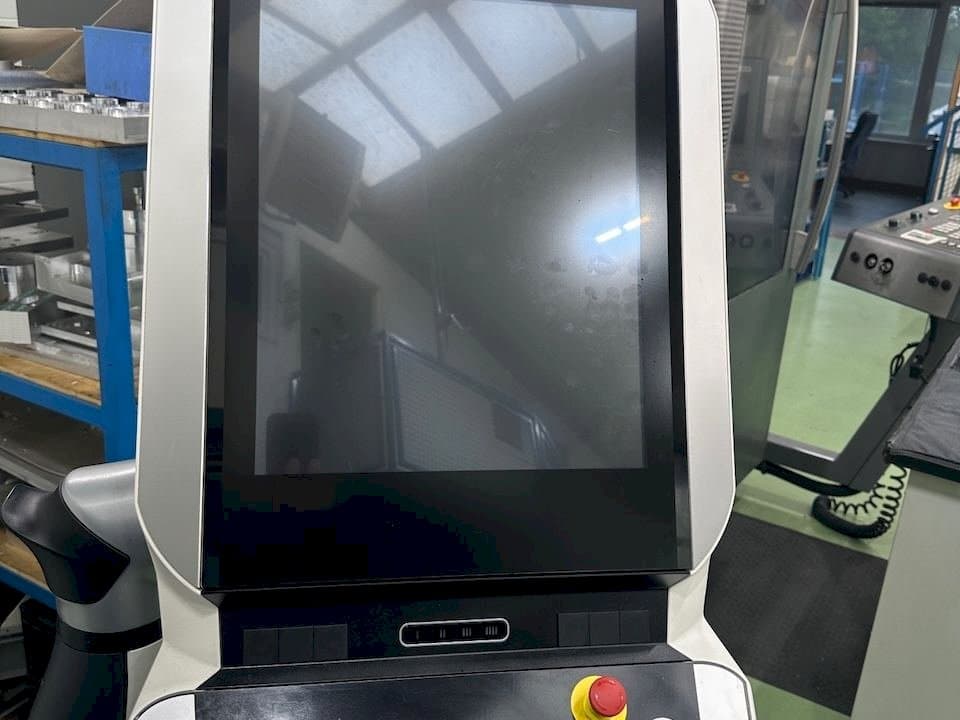 Вертикально-фрезерный станок с ЧПУ DMG MORI CMX 70 U-ID17032