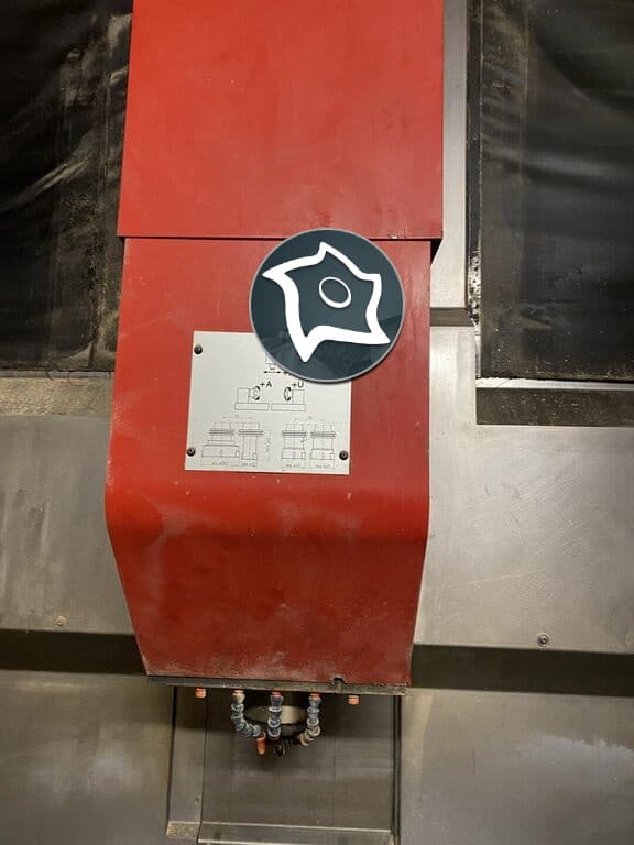 Вертикально-фрезерный станок с ЧПУ Emco VMC 600-ID15917