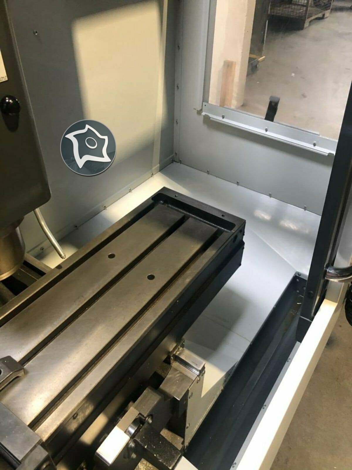 Вертикально-фрезерный станок с ЧПУ HAAS TM 1-ID14779