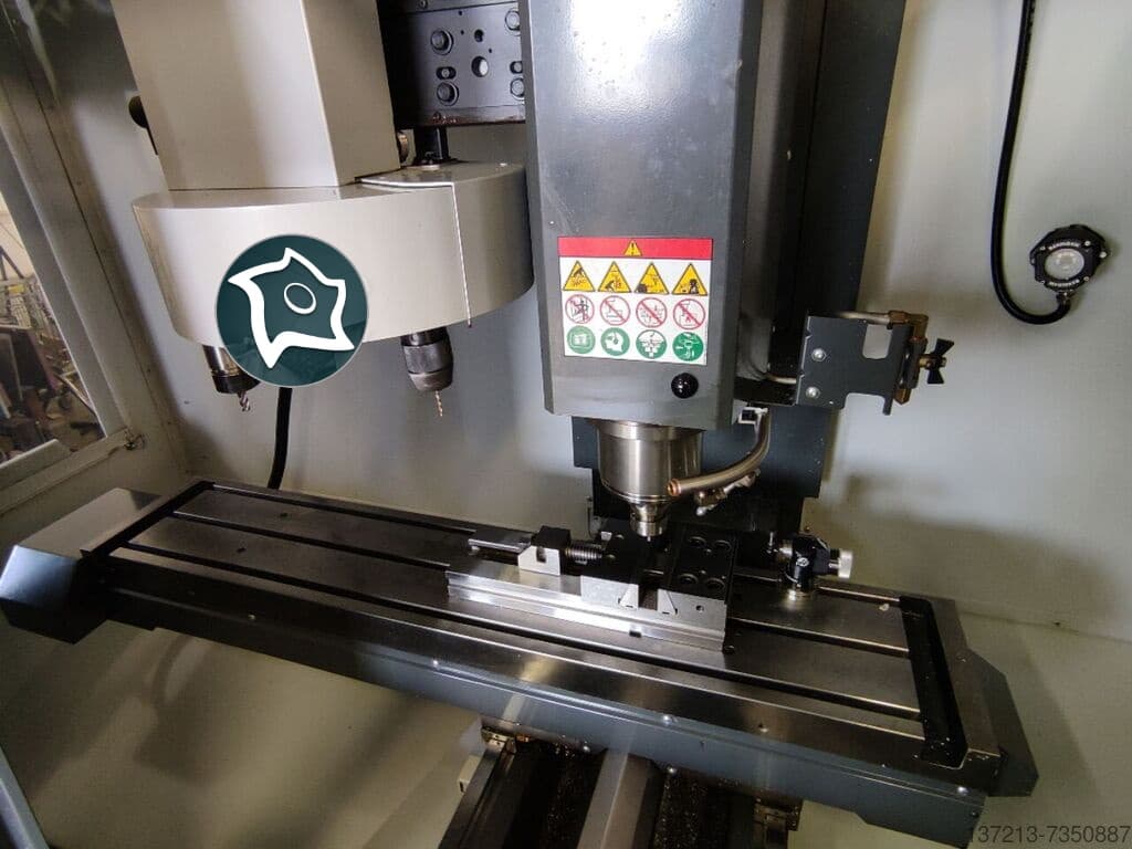 Вертикально-фрезерный станок с ЧПУ HAAS TM-2-ID16706