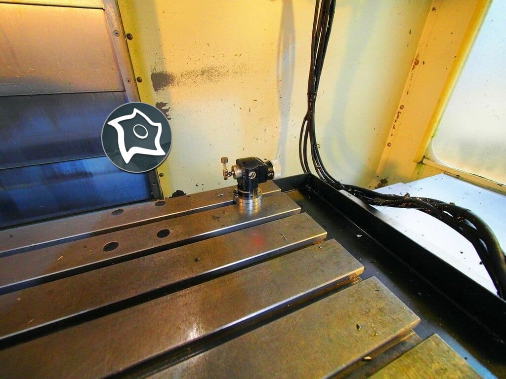 Вертикально-фрезерный станок с ЧПУ HAAS VF-3 SS-ID15472