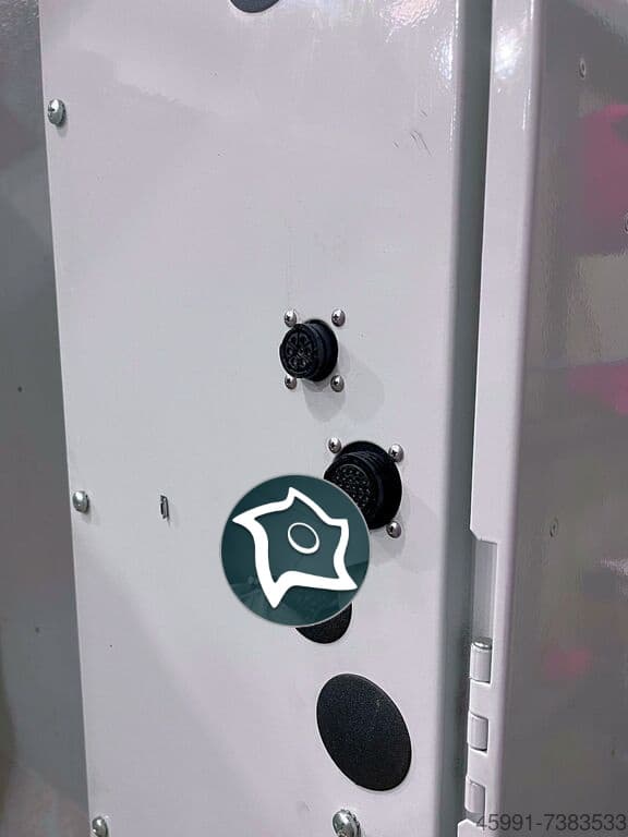 Вертикально-фрезерный станок с ЧПУ HAAS VF-4-ID16769