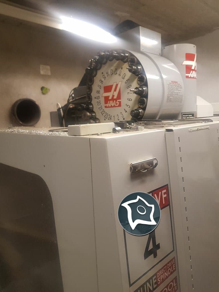 Вертикально-фрезерный станок с ЧПУ HAAS VF 4 SS-ID16514