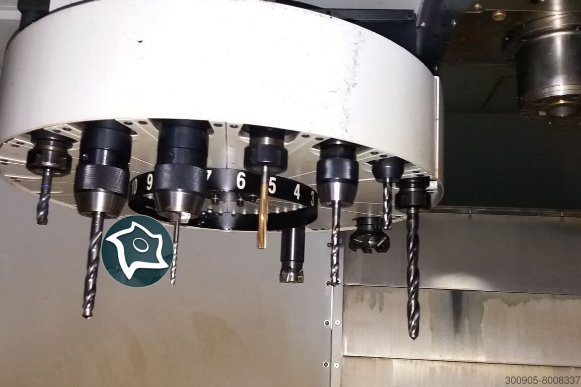 Вертикально-фрезерный станок с ЧПУ HAAS VF-5/40-ID16938