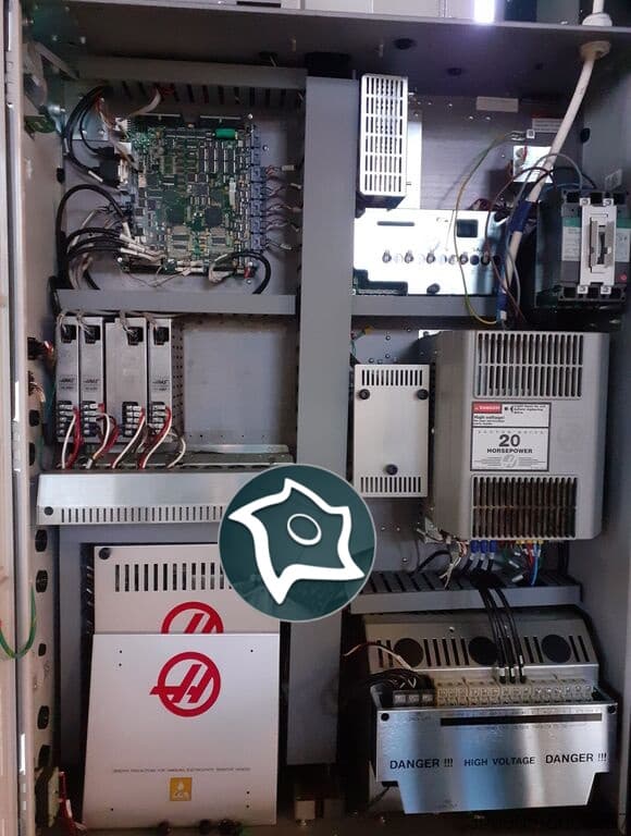 Вертикально-фрезерный станок с ЧПУ HAAS VF-5/40-ID16938