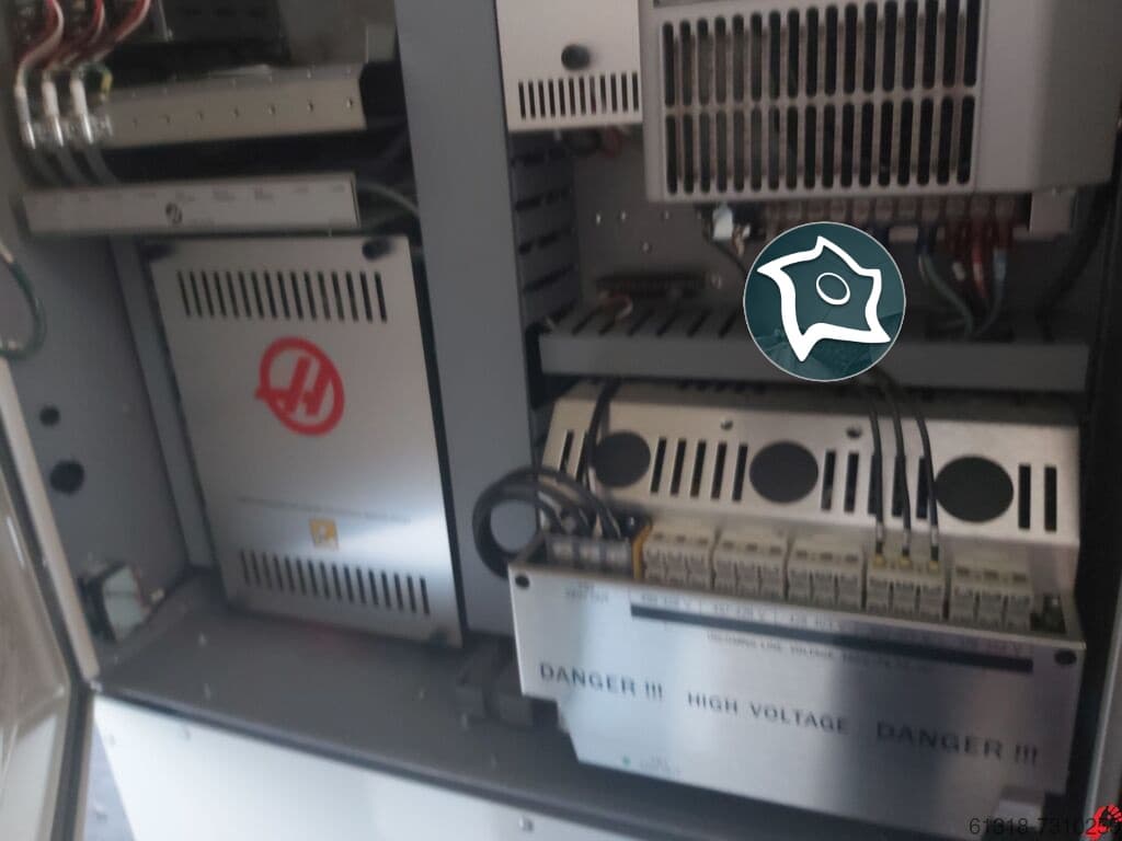 Вертикально-фрезерный станок с ЧПУ HAAS VM-3-ID16735