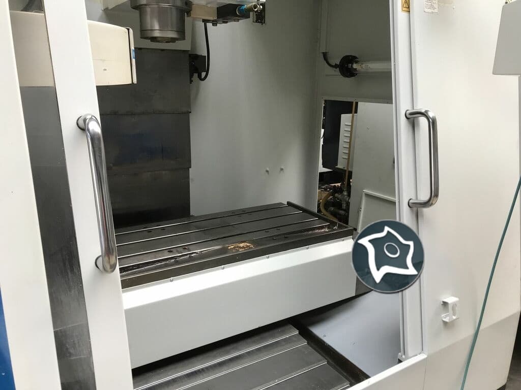 Вертикально-фрезерный станок с ЧПУ Hurco BMC 30 SSM-ID15604