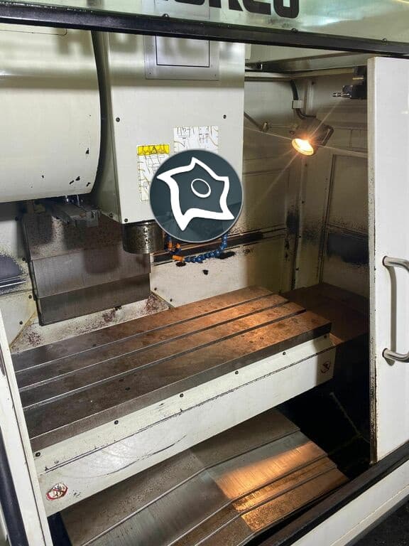 Вертикально-фрезерный станок с ЧПУ HURCO VM 2-ID15648