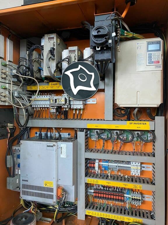 Вертикально-фрезерный станок с ЧПУ HURCO VM 2-ID15648