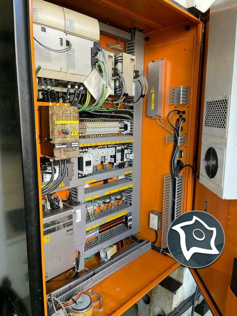 Вертикально-фрезерный станок с ЧПУ Hurco VMX 50-ID15771