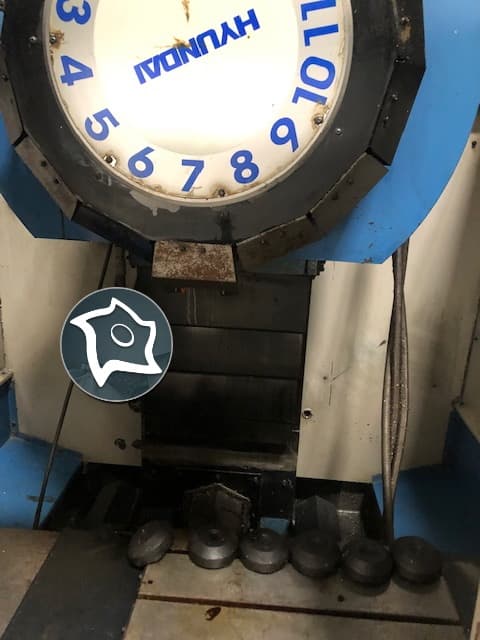 Вертикально-фрезерный станок с ЧПУ Hyundai SPT 30 T-ID15121