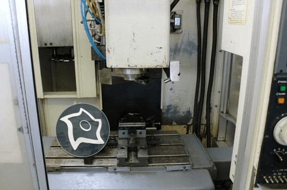 Вертикально-фрезерный станок с ЧПУ Kitamura My Center 0-ID15365