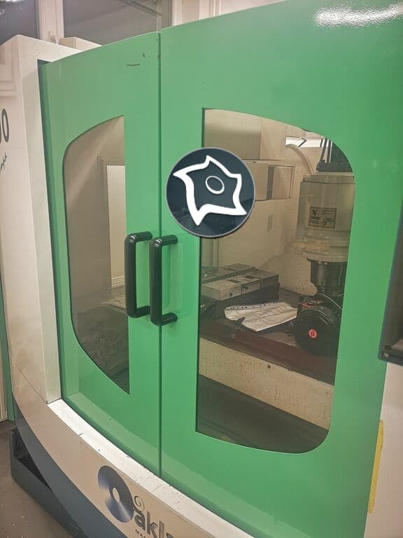 Вертикально-фрезерный станок с ЧПУ Macro Micro Tech Compac 500-ID16551