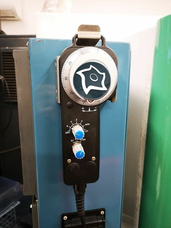 Вертикально-фрезерный станок с ЧПУ Macro Micro Tech Compac 500-ID16551