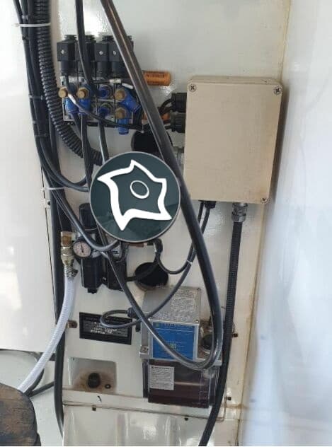 Вертикально-фрезерный станок с ЧПУ Macro Micro Tech Compac 500-ID16551