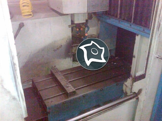 Вертикально-фрезерный станок с ЧПУ MAZAK VQC 15/40-ID12614