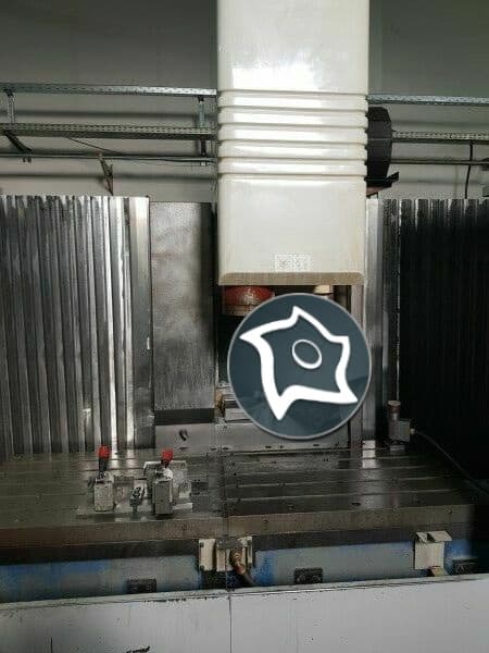 Вертикально-фрезерный станок с ЧПУ Mazak VTC 300 C-ID15746