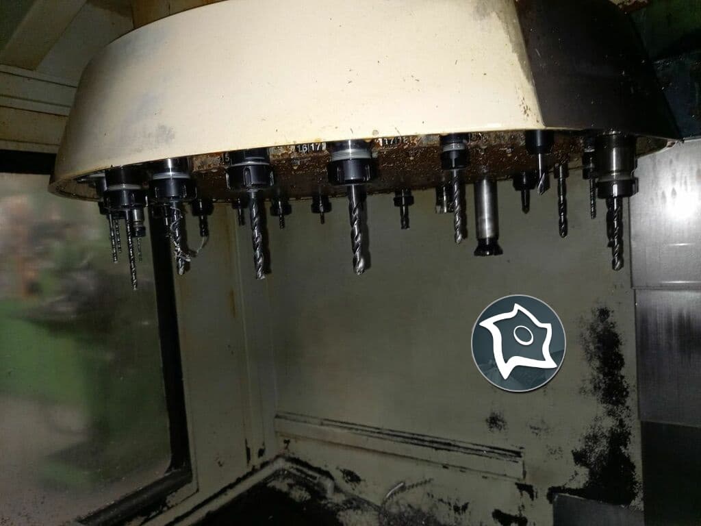 Вертикально-фрезерный станок с ЧПУ SPINNER VC 1020-ID15948